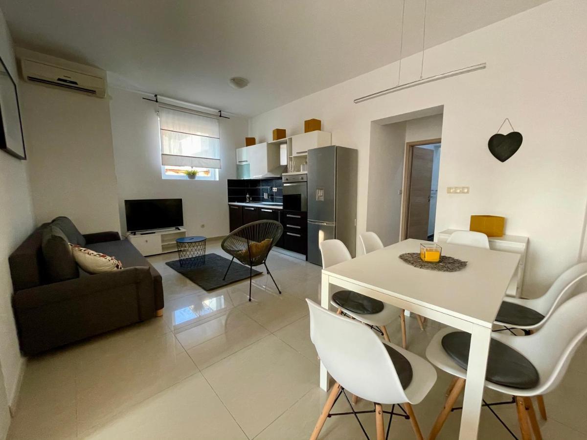 Apartments Luce トロギール エクステリア 写真